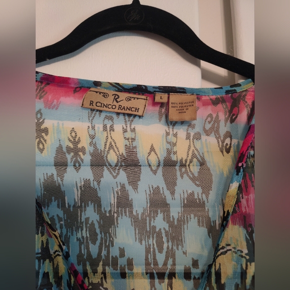 R Cinco Ranch Vibrant Patterned Top - Picture 4 of 8